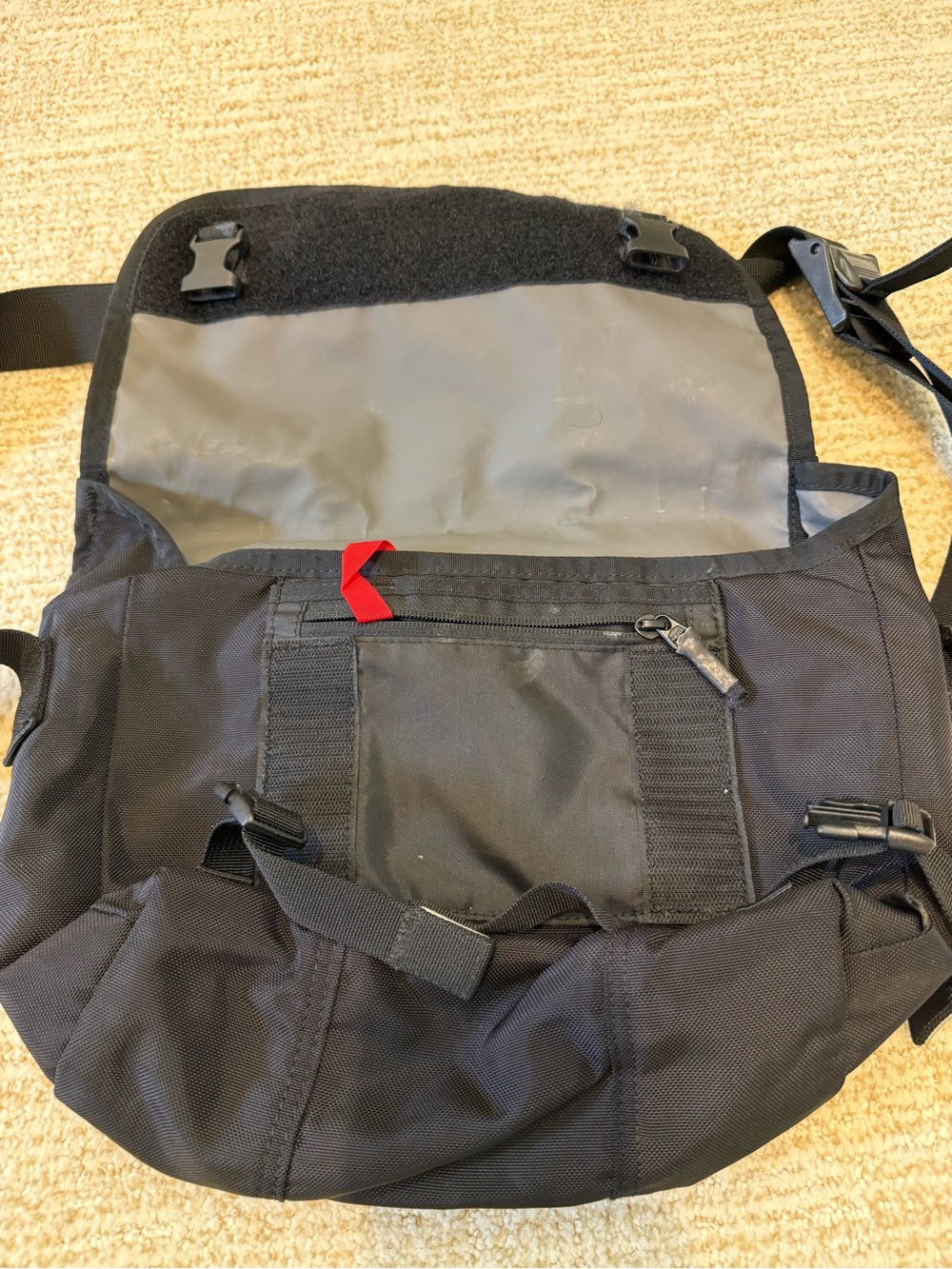 Timbuk2 Black Nylon Messenger Bag with Padded Strap - Picture 4 of 8